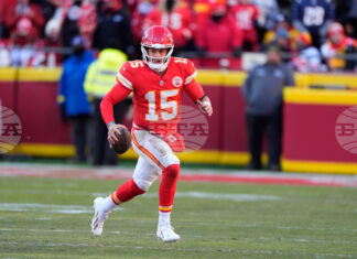 Куотърбекът Патрик Махоумс е със скъсани кръстни връзки Куотърбекът Патрик Махоумс е със скъсани кръстни връзки