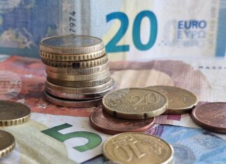 Курсът на еврото остава почти без промяна спрямо долара Курсът на еврото остава почти без промяна спрямо долара