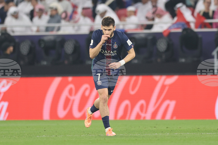 Полузащитникът на Пари Сен Жермен Хвича Кварацхелия беше удостоен със