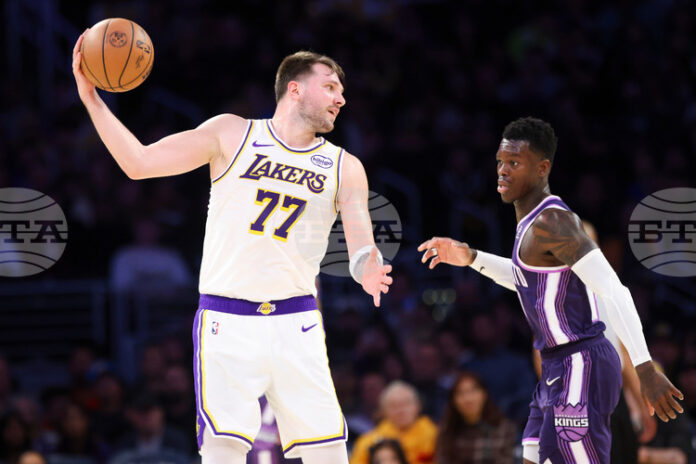 Лос Анджелис Лейкърс надви Сакраменто за 20-а победа от началото на сезона в НБА