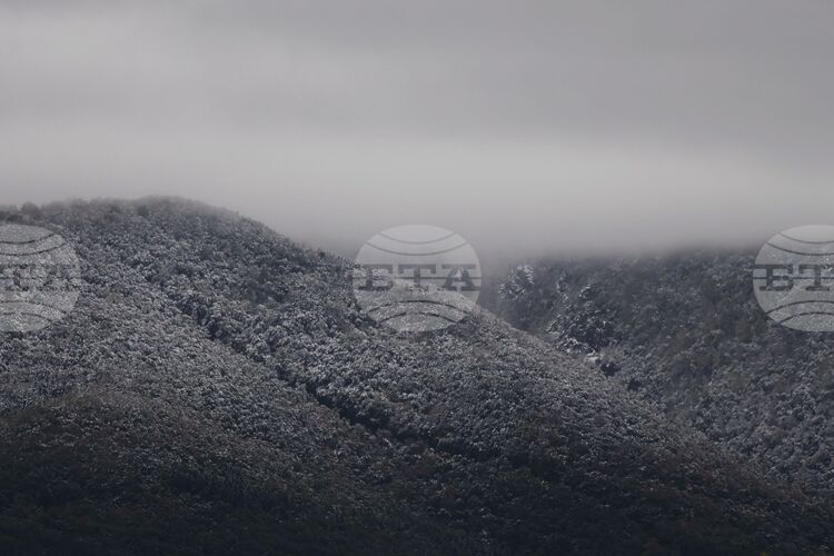 Лоши са условията за туризъм в планините, в Пирин е намалена видимостта и има обилен снеговалеж, съобщи Планинската спасителна служба на БЧК