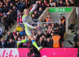 Манчестър Сити победи Кристал Палас като гост и се доближи на две точки от върха във Висшата лига Манчестър Сити победи Кристал Палас като гост и се доближи на две точки от върха във Висшата лига