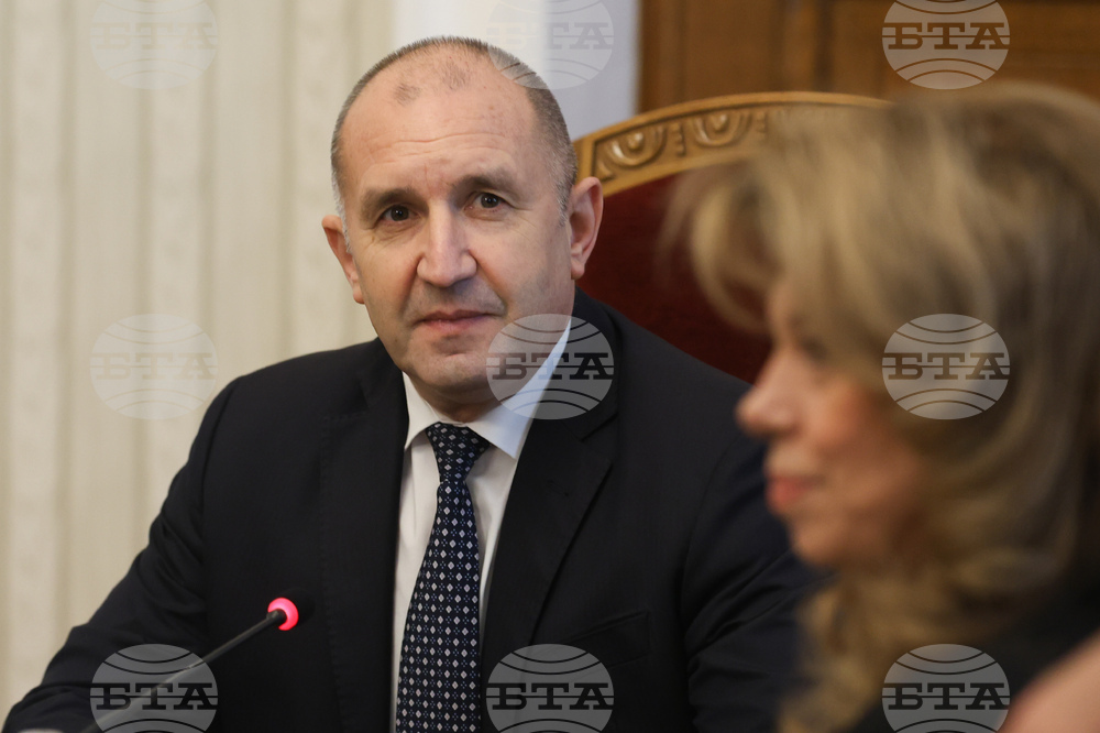 Президентът Румен Радев продължава консултациите с представители на парламентарните групи