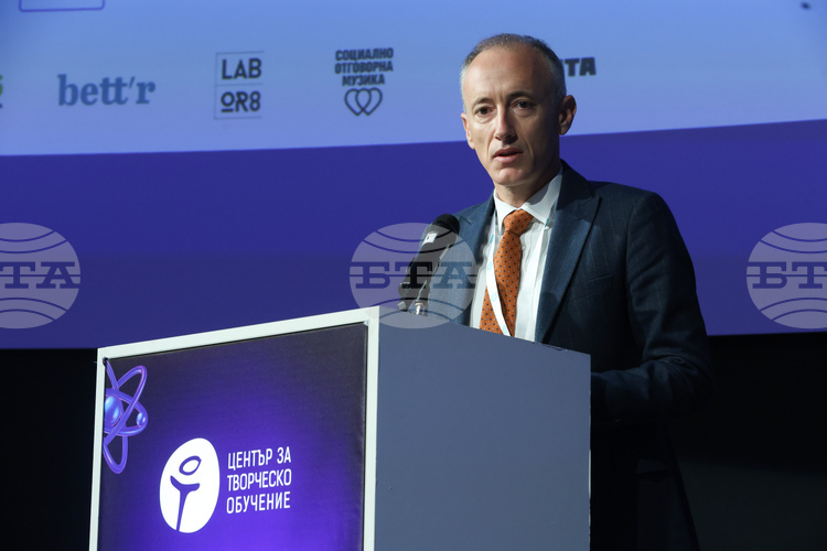 На 8 декември министърът на образованието и науката Красимир Вълчев