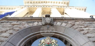 Министър-председателят Росен Желязков депозира оставката на правителството в деловодството на Народното събрание