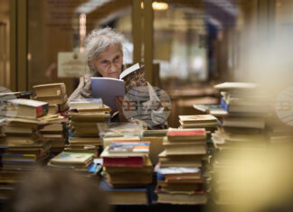 Не е късно да възстановим навика си да четем книги, казват експерти