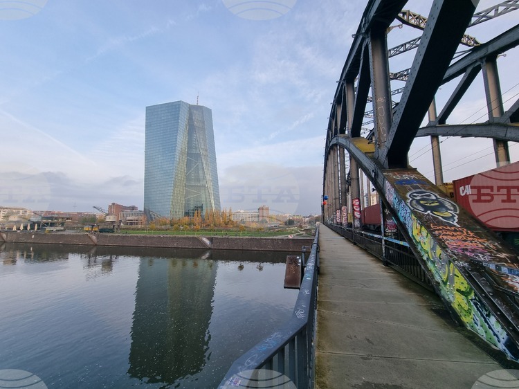 Днес Европейската централна банка ЕЦБ завършва последното си заседание за