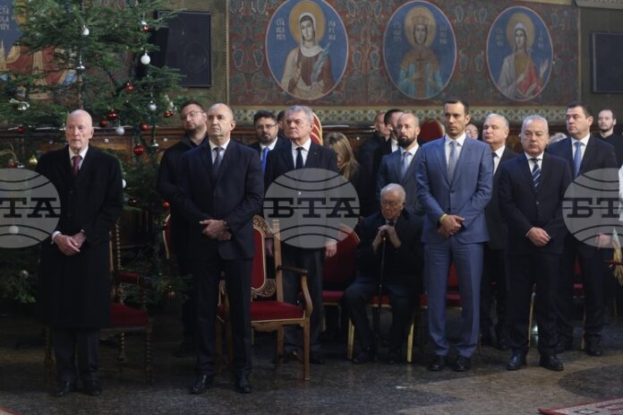 Нека Вашият небесен покровител продължава да Ви бъде опора и Нека Вашият небесен покровител продължава да Ви бъде опора и закрилник на БПЦ, пожела президентът Румен Радев на патриарх Даниил на неговия имен ден