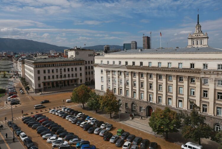 Нетният доход от такси и комисиони в банковия сектор у