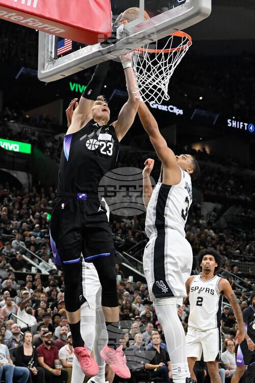 Ню Йорк продължава с успешните игри в НБА, фаворитите в Западната конференция Сан Антонио и Денвър с поражения