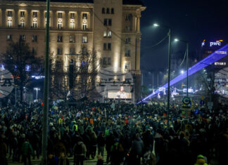ОБНОВЕНА Движението на автомобили и градски транспорт в района на Народното събрание и "Цариградско шосе" е възстановено ОБНОВЕНА Движението на автомобили и градски транспорт в района на Народното събрание и "Цариградско шосе" е възстановено