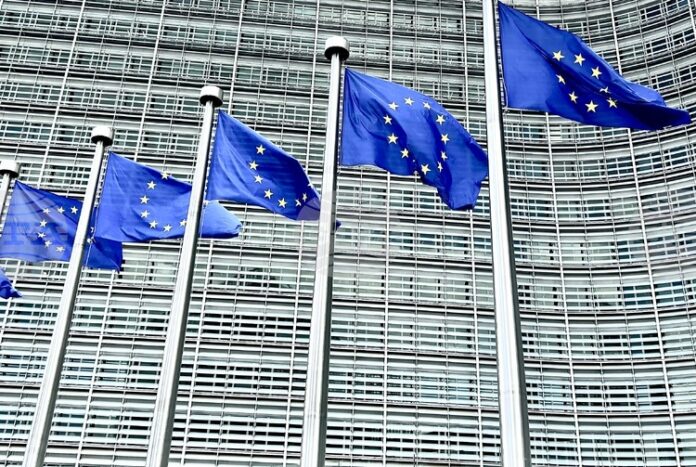 ОБНОВЕНА ЕК предлага средствата за Украйна в следващите две години ОБНОВЕНА ЕК предлага средствата за Украйна в следващите две години да се осигурят от заем или със запорираното руско имущество