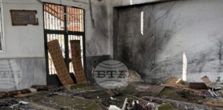 ОБНОВЕНА
                                                                                                Най-малко осем души загинаха при експлозия в джамия в Сирия