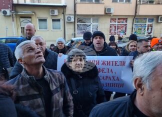 ОБНОВЕНА Жители на три села от Врачанско излязоха на протест заради прекъсването на електрозахранването по Коледа