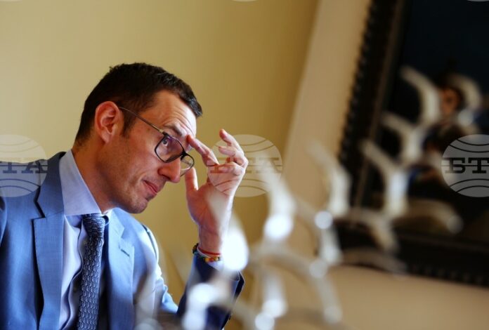 Обновихме и изградихме нови 156 764 кв. м тротоарни настилки, Обновихме и изградихме нови 156 764 кв. м тротоарни настилки, обяви кметът на София Васил Терзиев