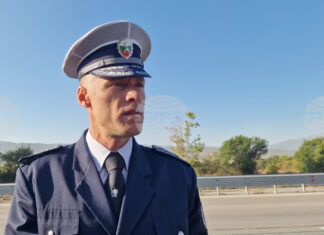 Очакваме трафикът да се натовари следобед основно по магистралите "Тракия" и "Хемус", каза главен инспектор Лъчезар Близнаков от "Пътна полиция"