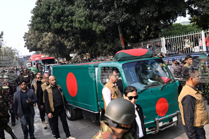 Огромно множество се събра за погребението на бившия премиер на Бангладеш Халеда Зия