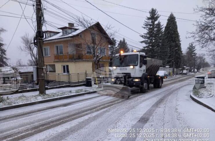 Опесъчени са пътищата към Витоша, обработват се със смеси против заледяване, съобщиха от Столична община