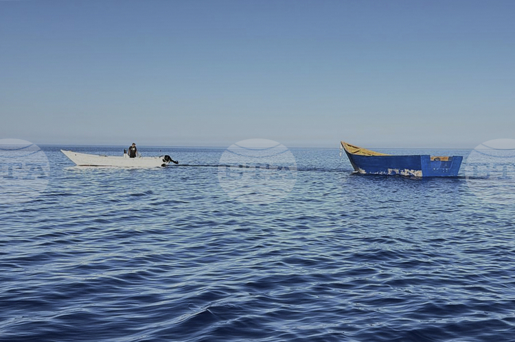 Осемнадесет души са загинали след като лодка с мигранти потъна