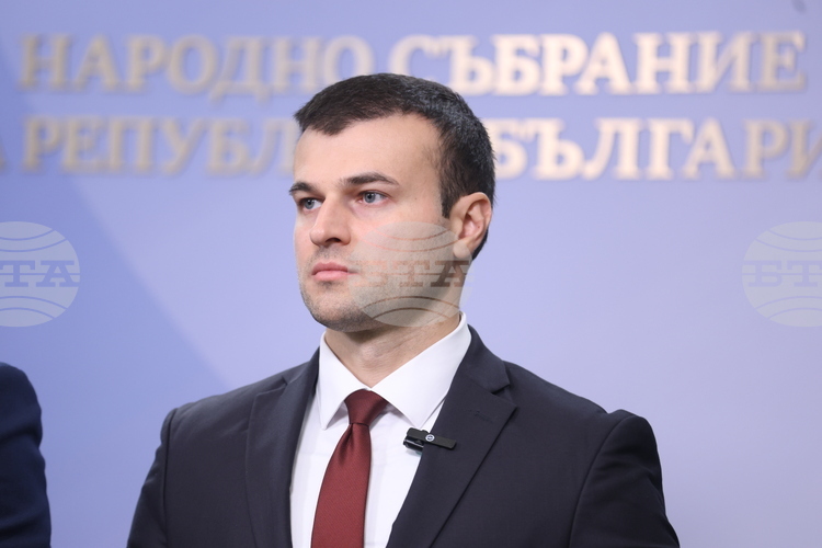 Депутатът Йордан Тодоров от Възраждане заяви че искат оставки в