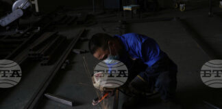 Печалбите на индустриалните предприятия в Китай спадат през ноември за втори пореден месец заради отслабващо търсене