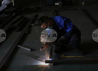 Печалбите на индустриалните предприятия в Китай спадат през ноември за втори пореден месец заради отслабващо търсене Печалбите на индустриалните предприятия в Китай спадат през ноември за втори пореден месец заради отслабващо търсене