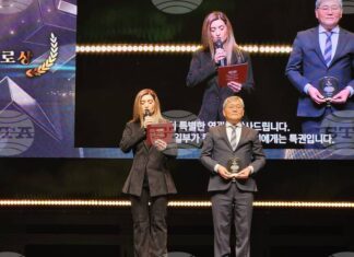 Пловдивският драматичен театър получи международно отличие от Корейската театрална асоциация в Сеул Пловдивският драматичен театър получи международно отличие от Корейската театрална асоциация в Сеул