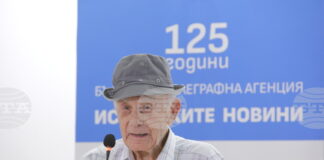 Поклонението пред поета Найден Вълчев, автор на текста на песента „Една българска роза", ще бъде днес