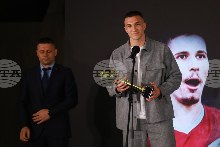 Шампионът на Полша от миналата година Лех Познан проявява интерес