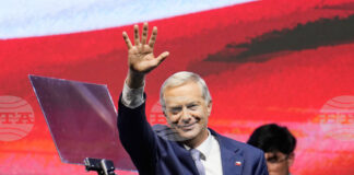 ПОРТРЕТ
                                                                                                Кой е Хосе Антонио Каст, какви са предизвикателствата пред него и какви страхове съживява той у чилийците