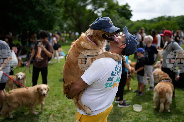 Участниците споделиха интересни факти за породата докато отпиваха от традиционната