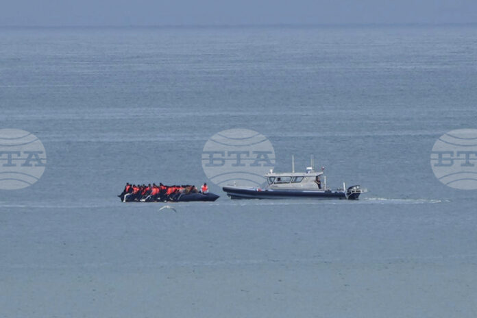 Повече от 41 000 души са прекосили Ламанша с малки лодки от началото на годината, сочи най-новата статистика