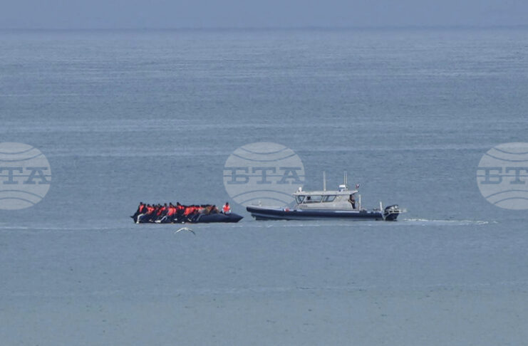 Повече от 41 000 души са прекосили Ламанша с малки лодки от началото на годината, сочи най-новата статистика