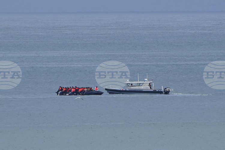 Повече от 41 000 души са прекосили Ламанша с малки лодки от началото на годината, сочи най-новата статистика