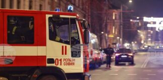 Пожар на асансьор в блок в кв. „Сухата река“ доведе до евакуацията на 20 души, съобщиха от пожарната