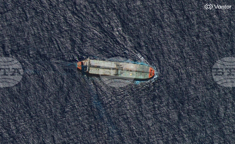 ПРЕГЛЕД НА ПЕЧАТА
                                                                                                Американски и британски издания коментират обявената от Тръмп блокада на „санкционираните петролни танкери“ към Венецуела