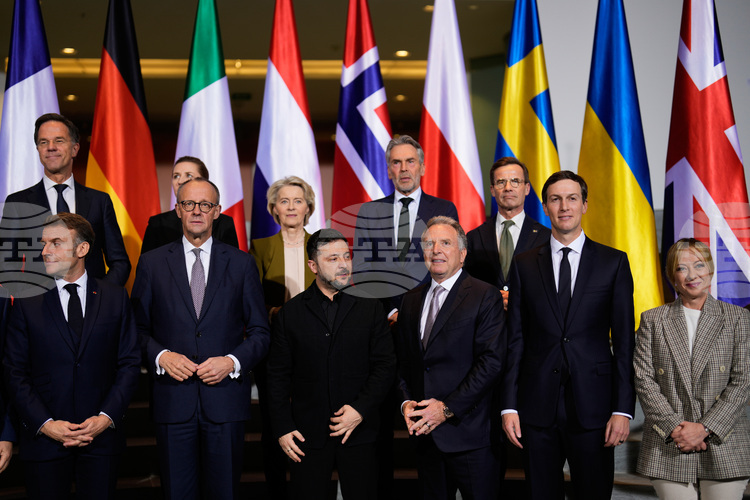 ПРЕГЛЕД НА ПЕЧАТА
                                                                                                Американски и британски издания коментират резултатите от преговорите по мирния план за Украйна в Берлин