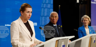 ПРЕГЛЕД НА ПЕЧАТА
                                                                                                Западният печат коментира постигнатото от лидерите на ЕС споразумение за отпускането на безлихвен заем на Украйна, без използване на руски активи