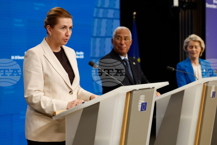 ПРЕГЛЕД НА ПЕЧАТА
                                                                                                Западният печат коментира постигнатото от лидерите на ЕС споразумение за отпускането на безлихвен заем на Украйна, без използване на руски активи