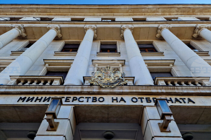 Приносът на България и Албания в изпълнението на мерките за усилване на способностите на НАТО обсъдиха военните министри на двете страни