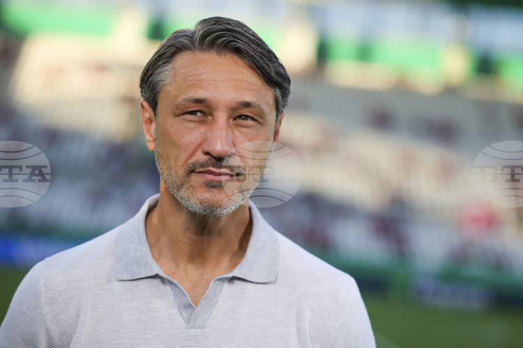 Проблеми в защита тревожат старши треньора на Борусия Дортмунд Нико Ковач преди последния мач за годината в Бундеслигата