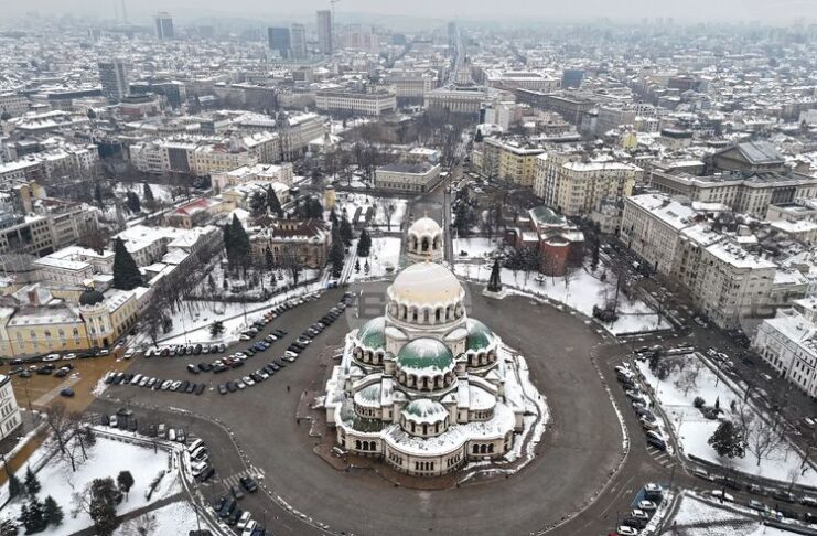 Променя се организацията на движение около храм-паметник „Св. Александър Невски“ във връзка с празничното богослужение
