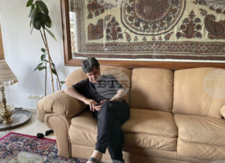 Протестите в Иран целят "да придвижат историята напред", заяви режисьорът Джафар Панахи