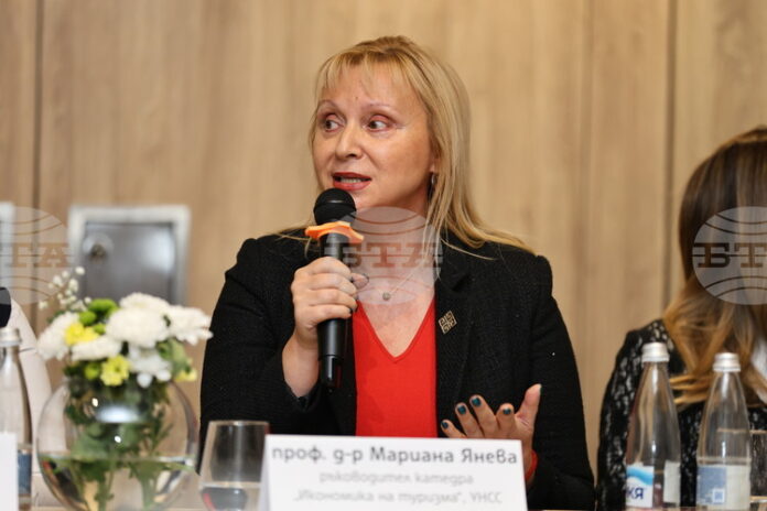 "БГ ТУРИЗЪМ - ЗИМА 2025/2026" Позитивните послания в туризма са "БГ ТУРИЗЪМ - ЗИМА 2025/2026"
Позитивните послания в туризма са изключително важни, каза проф. д-р Мариана Янева, ръководител на катедра "Икономика на туризма" на УНСС на форум на БТА в Пампорово