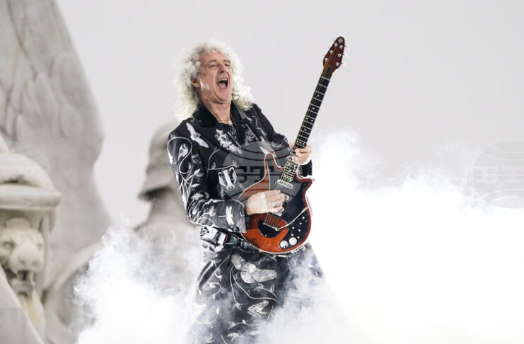 Рок бандата „Куин“ ще пусне неиздавана коледна песен, записана през 1974 г.