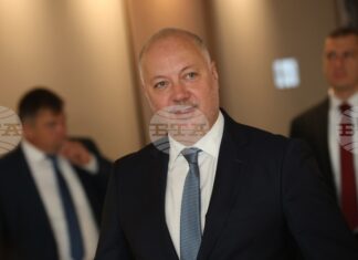 Росен Желязков ще участва в първата среща на върха на държавите по източния фланг