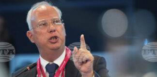 Руски пратеник замина за Маями за предстоящите преговори за Украйна