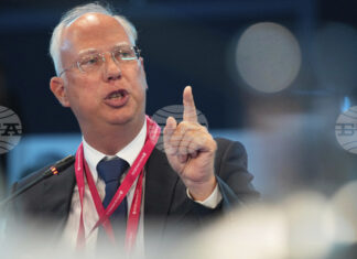 Руски пратеник замина за Маями за предстоящите преговори за Украйна