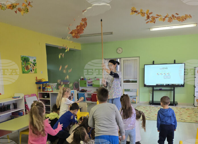 С над 1,7 милиона лева правителството компенсира семействата с деца, С над 1,7 милиона лева правителството компенсира семействата с деца, неприети в детски градини