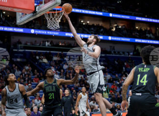 Сан Антонио надделя над Ню Орлиънс за 16-а победа от началото на сезона в НБА